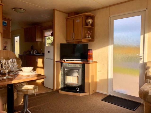 Caravan 50. Nairn Lochloy Holiday Park Buitenkant foto